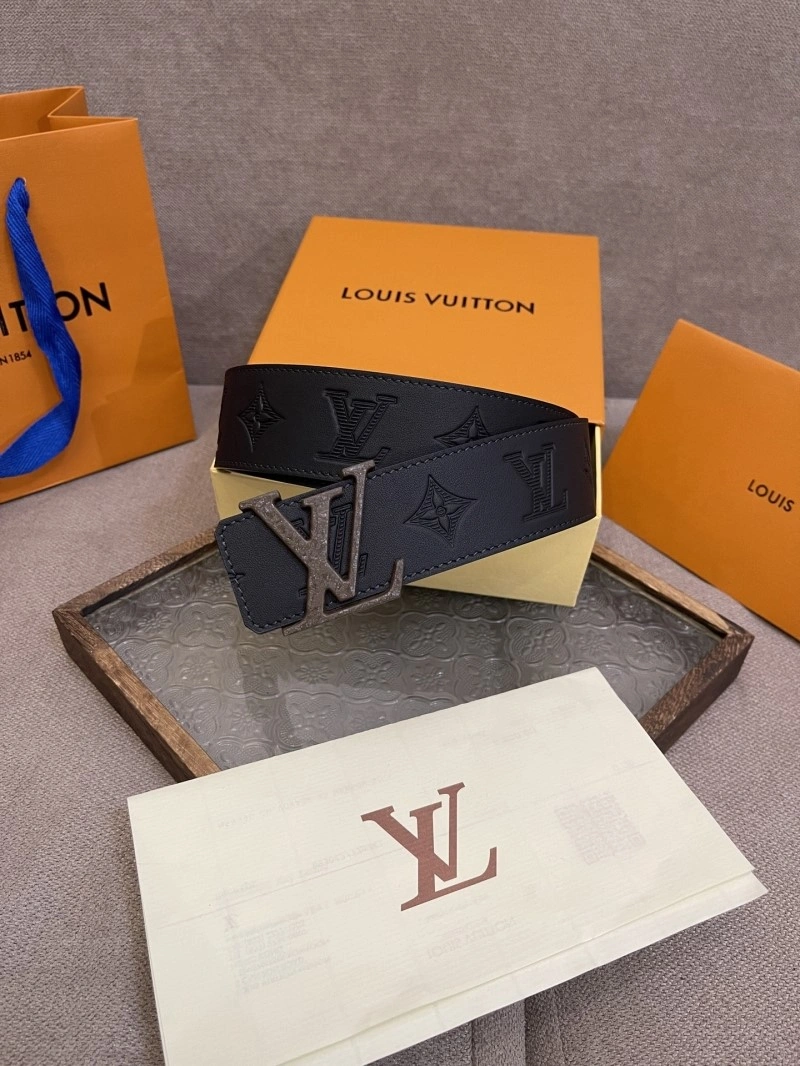 Effortless Louis Vuitton Belts 301639