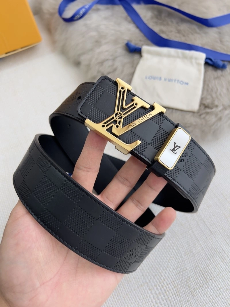 Bright Louis Vuitton Belts 301598