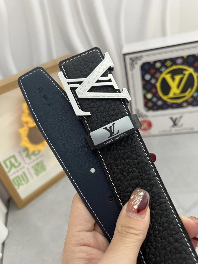 Effortless Louis Vuitton Belts 301553