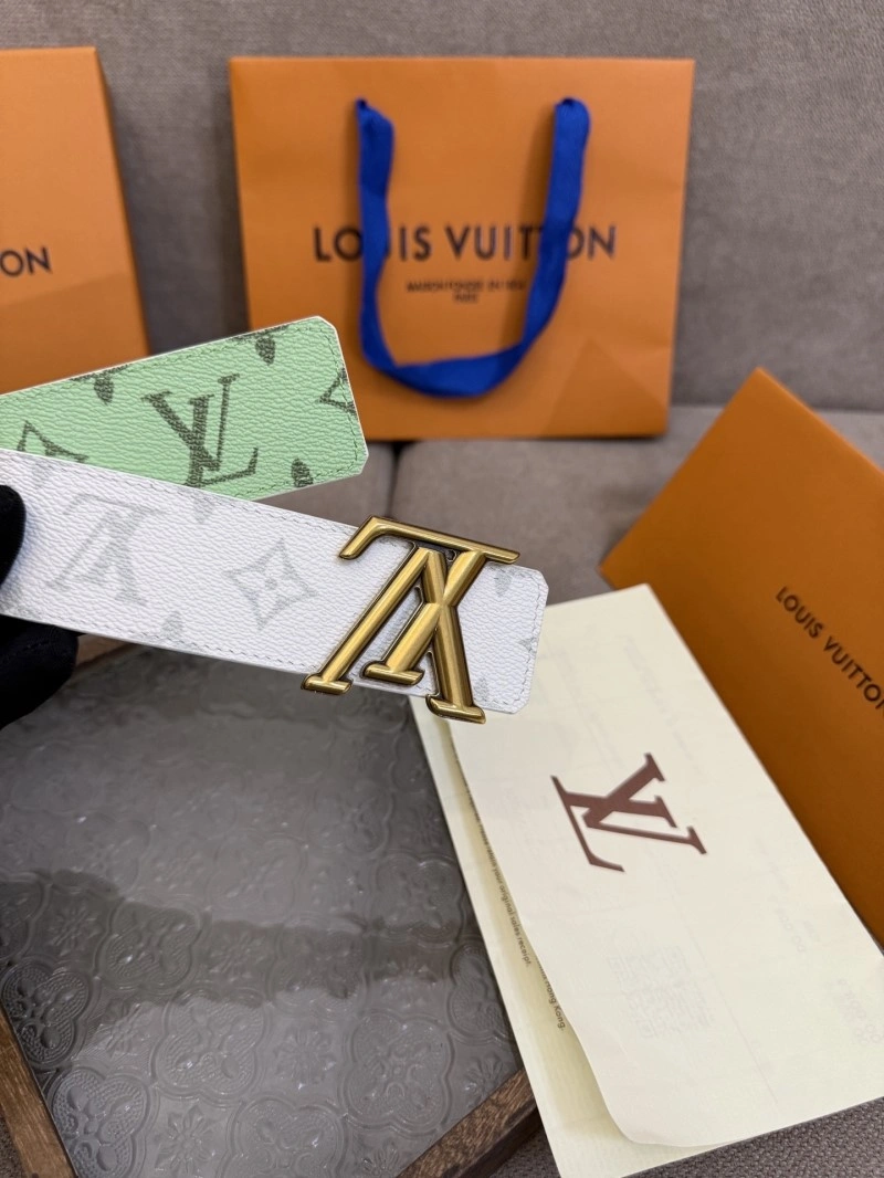 Cozy Louis Vuitton Belts 301521