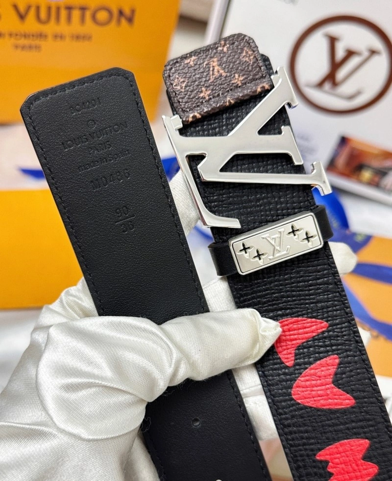 Lightweight Louis Vuitton Belts 301502
