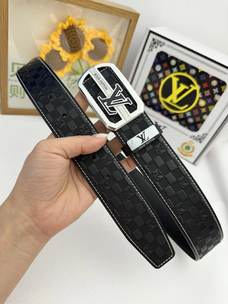 Versatile Louis Vuitton Belts 301492