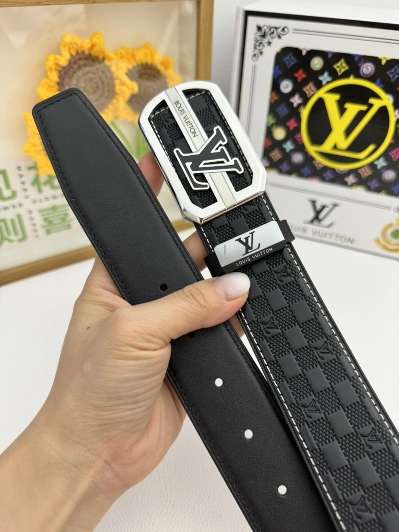 Versatile Louis Vuitton Belts 301492