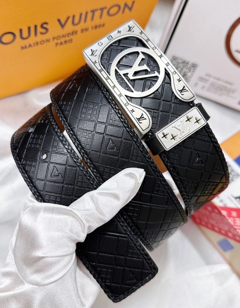 Effortless Louis Vuitton Belts 301465