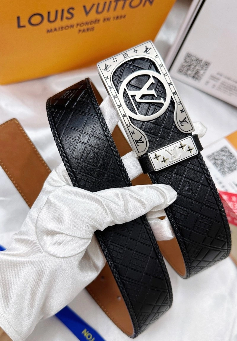 Effortless Louis Vuitton Belts 301465