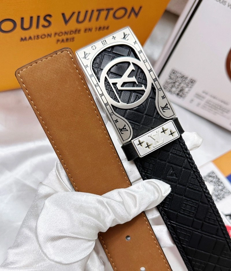 Effortless Louis Vuitton Belts 301465