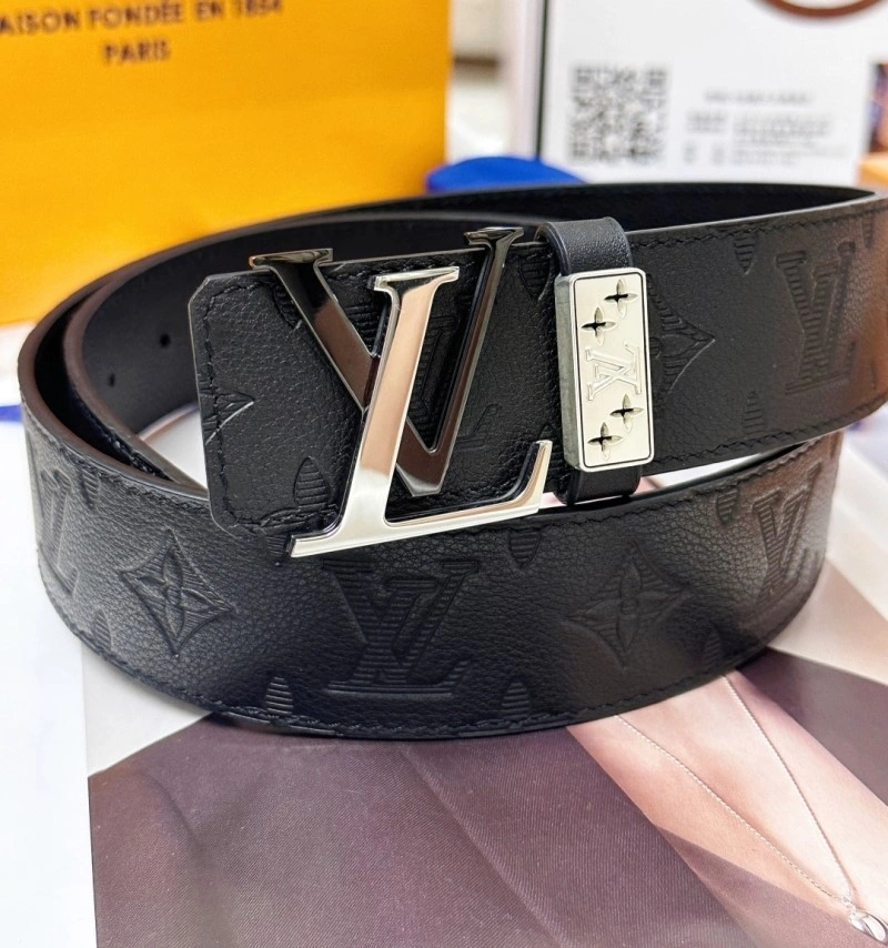Compact Louis Vuitton Belts 301480