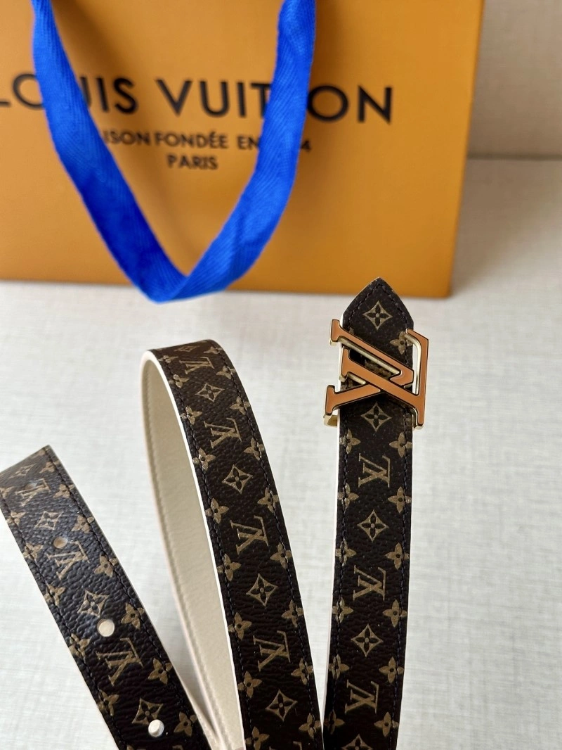 Versatile Louis Vuitton Belts 301437