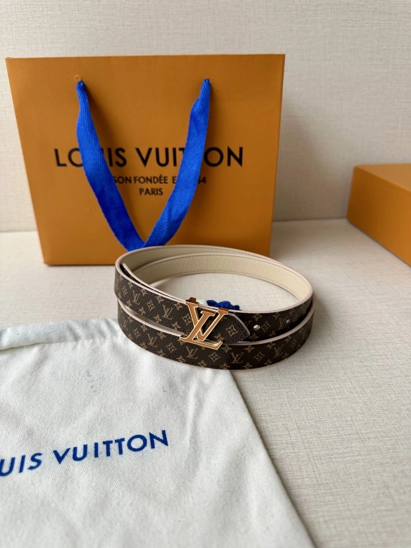 Versatile Louis Vuitton Belts 301437