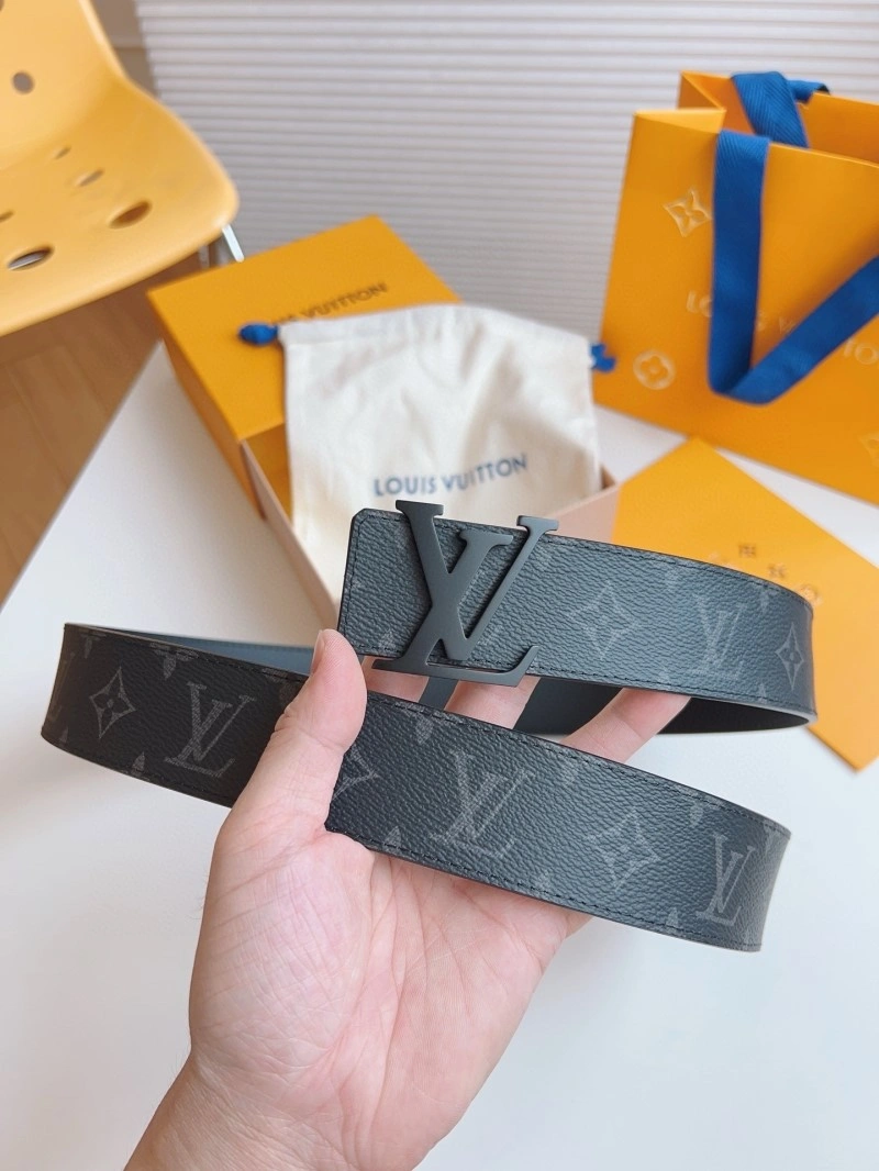 Effortless Louis Vuitton Belts 301385