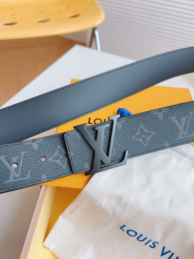 Effortless Louis Vuitton Belts 301385