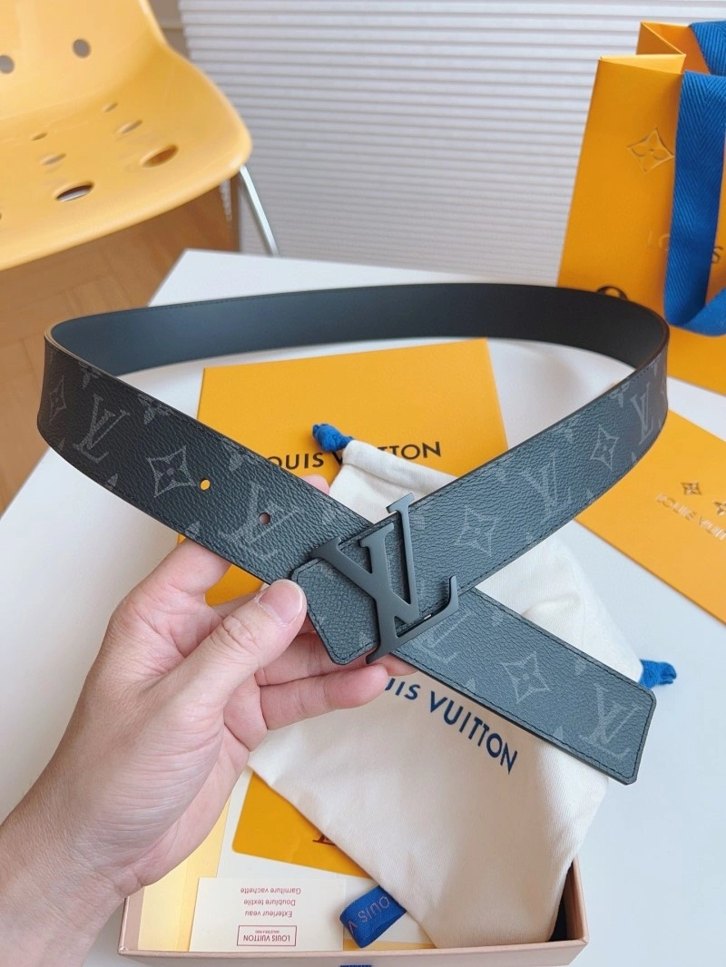 Effortless Louis Vuitton Belts 301385