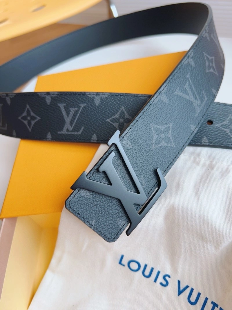 Effortless Louis Vuitton Belts 301385