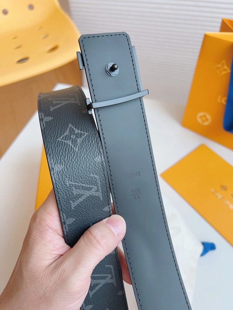 Effortless Louis Vuitton Belts 301385