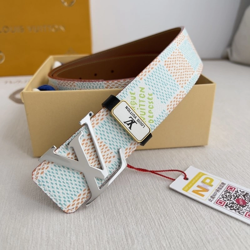 Functional Louis Vuitton Belts 301324