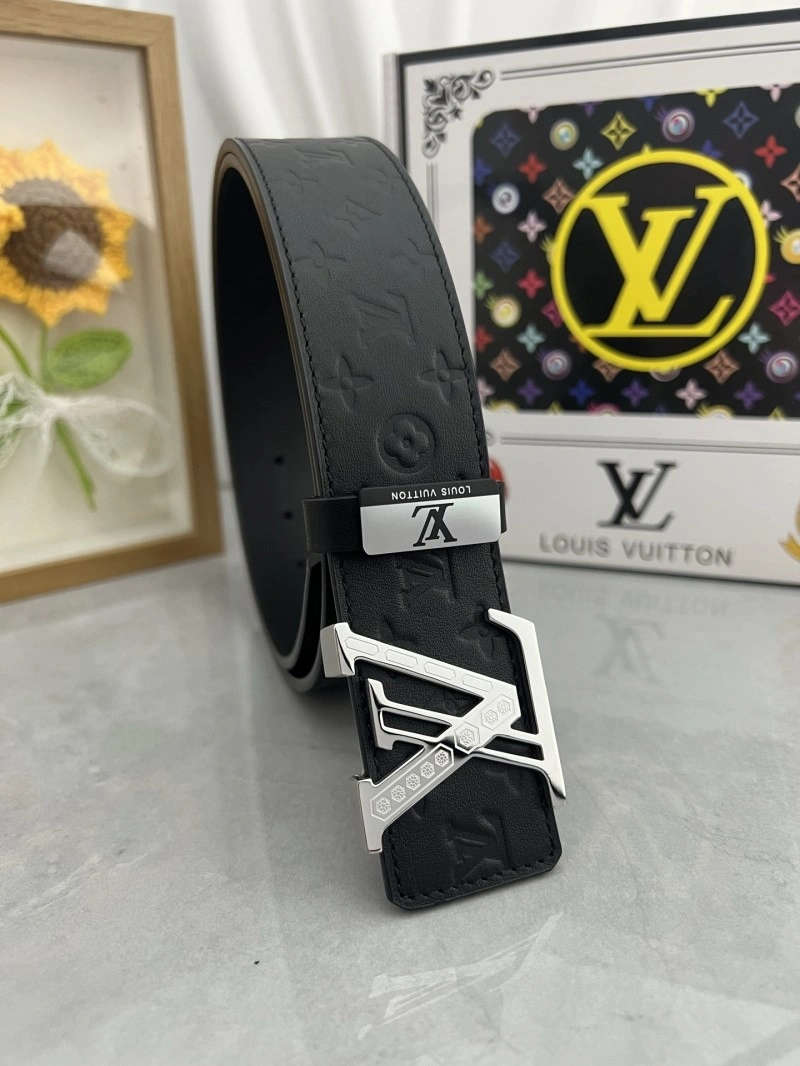 Elegant Louis Vuitton Belts 301281