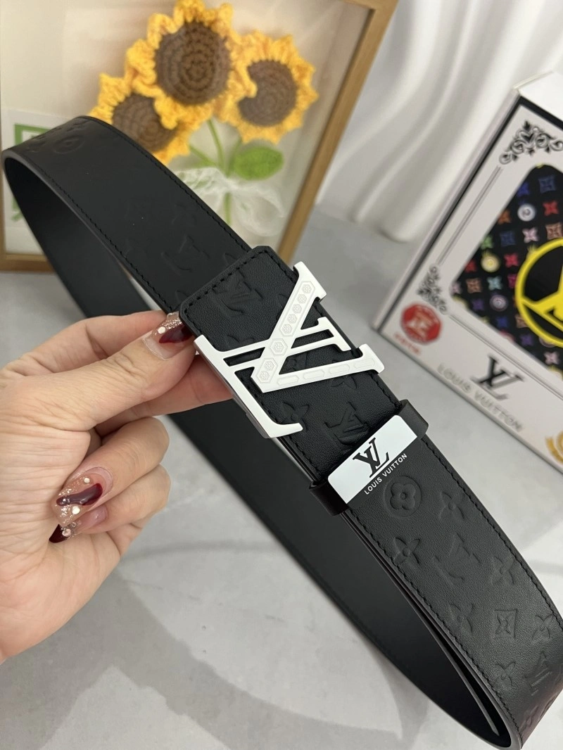 Elegant Louis Vuitton Belts 301281