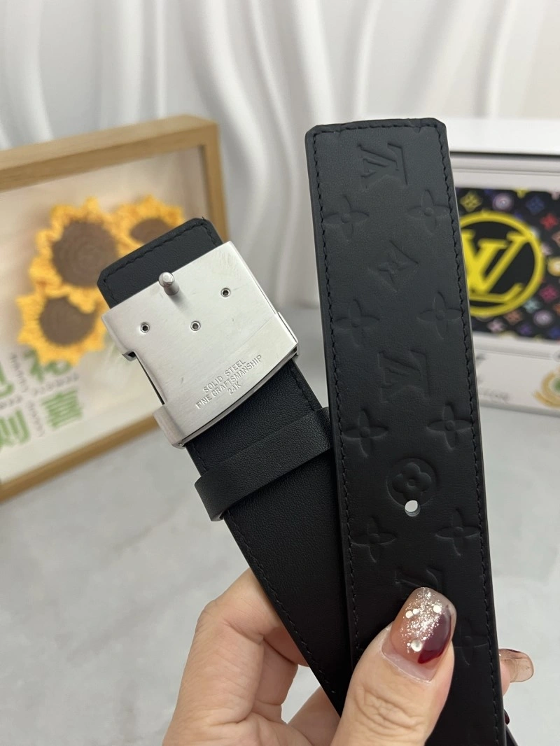 Elegant Louis Vuitton Belts 301281