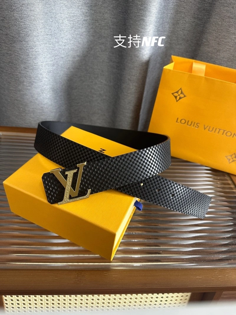 Effortless Louis Vuitton Belts 301144