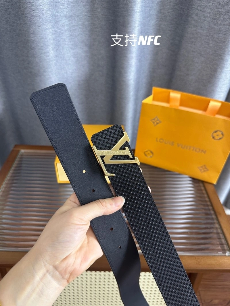 Effortless Louis Vuitton Belts 301144