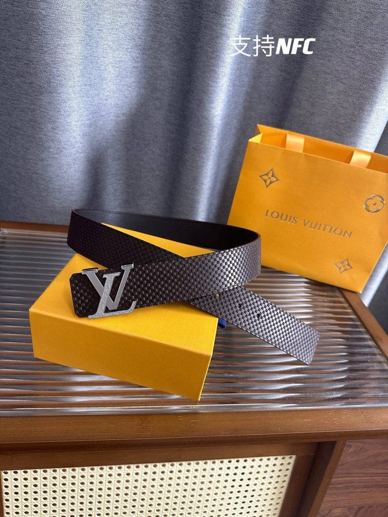 Unique Louis Vuitton Belts 301143