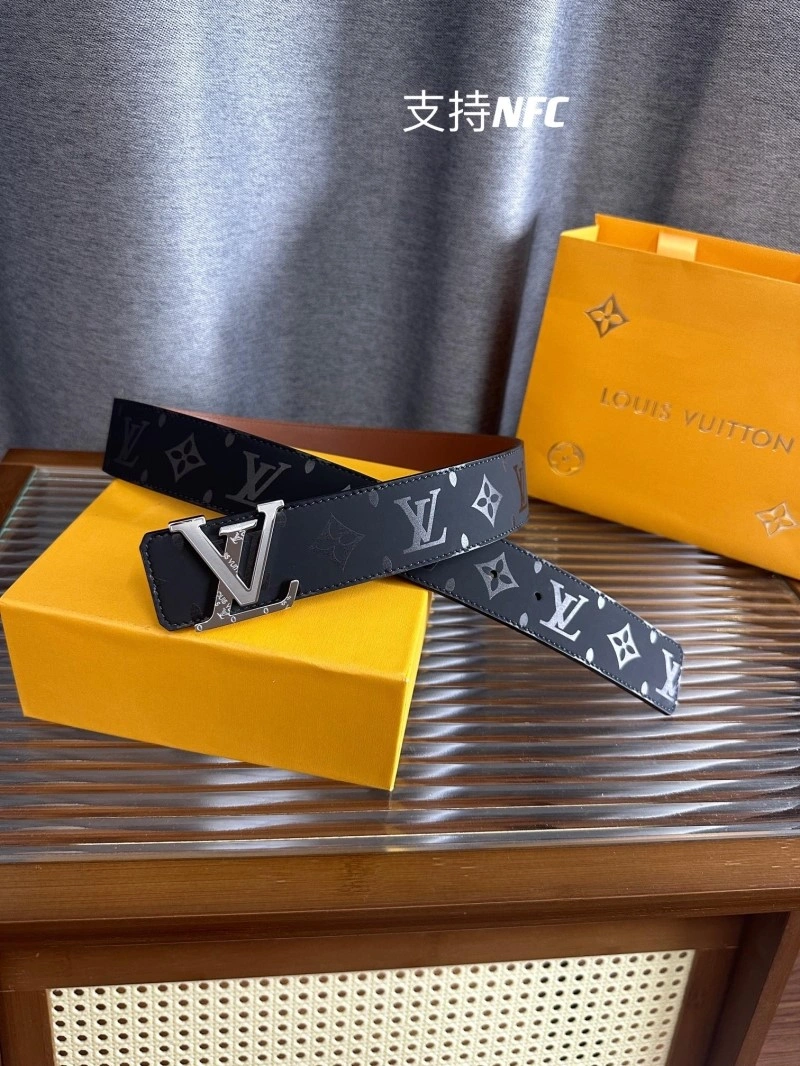 Louis Vuitton Belts Fashionable 301110