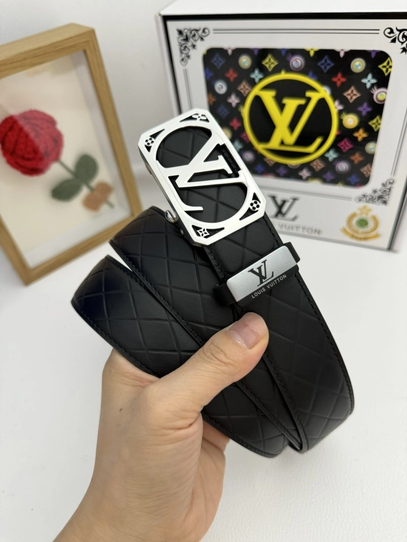 EyeCatching Louis Vuitton Belts 301125