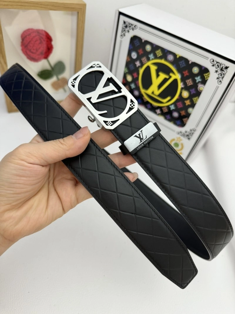 EyeCatching Louis Vuitton Belts 301125