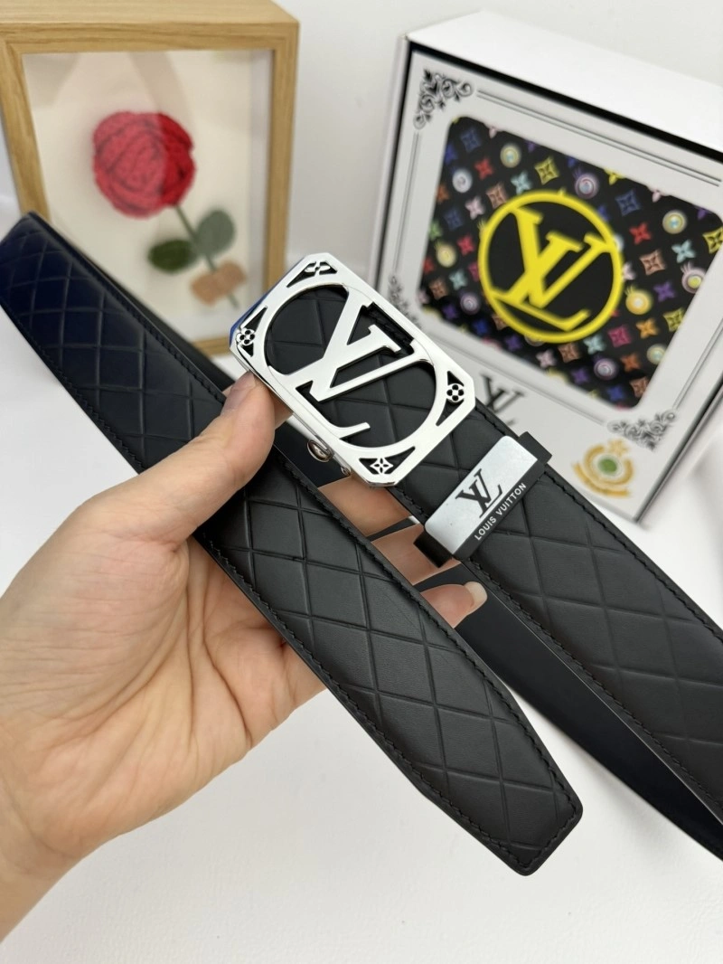 EyeCatching Louis Vuitton Belts 301125