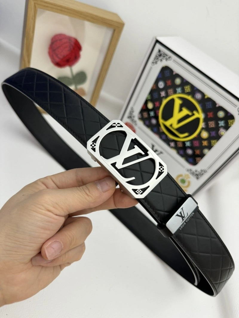 EyeCatching Louis Vuitton Belts 301125