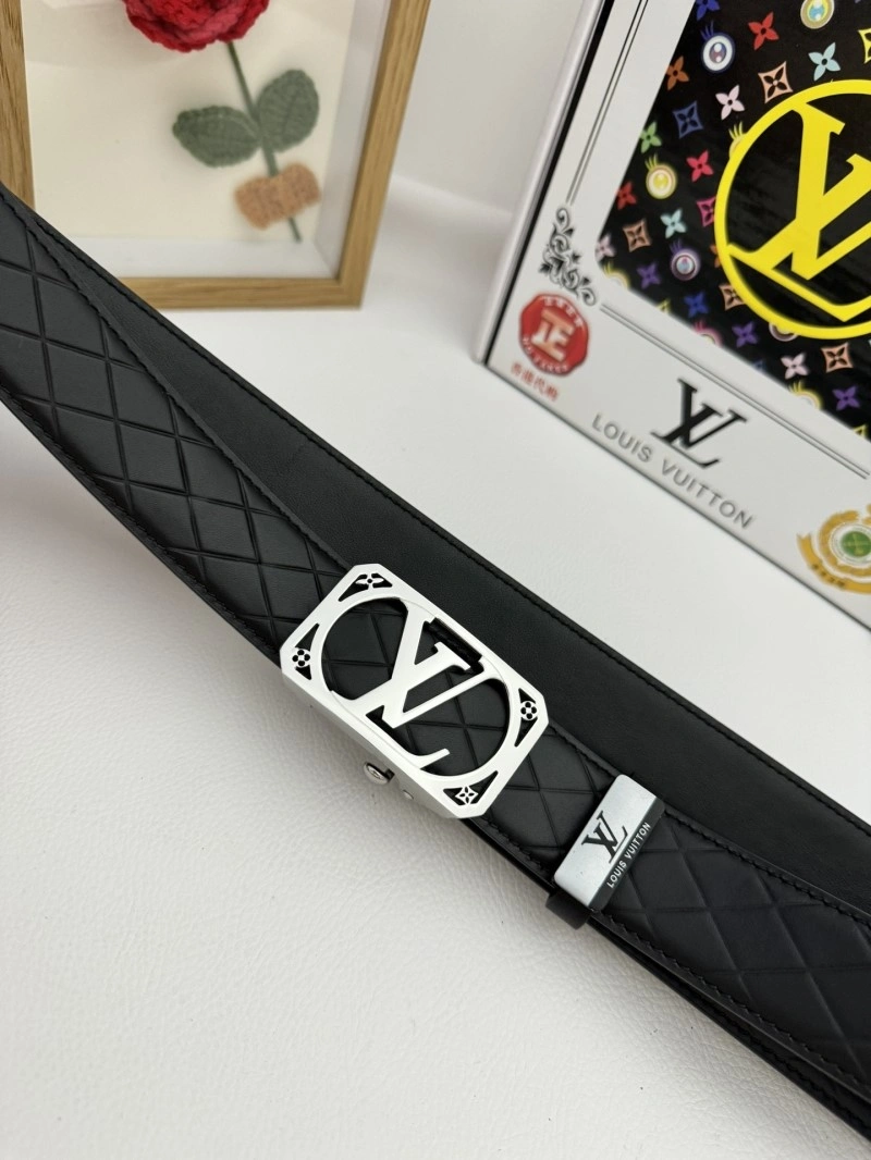EyeCatching Louis Vuitton Belts 301125