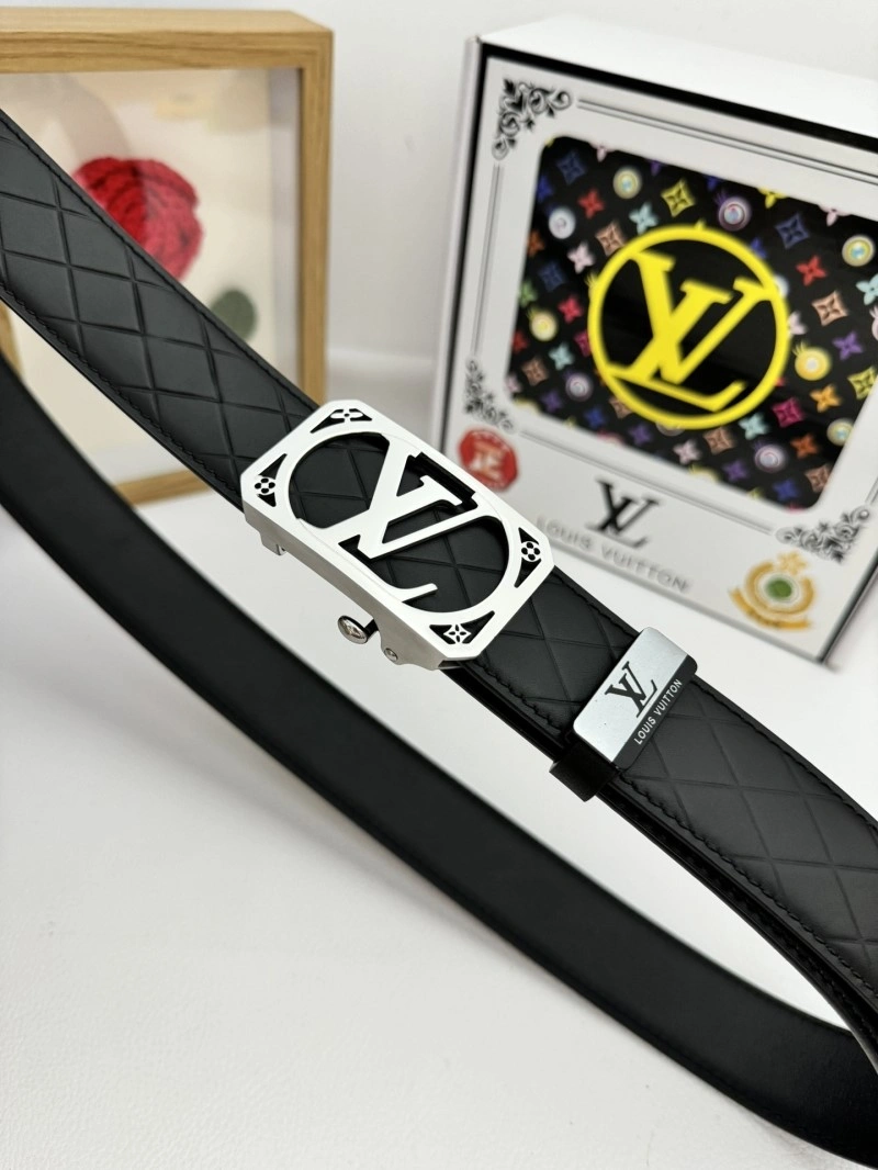 EyeCatching Louis Vuitton Belts 301125