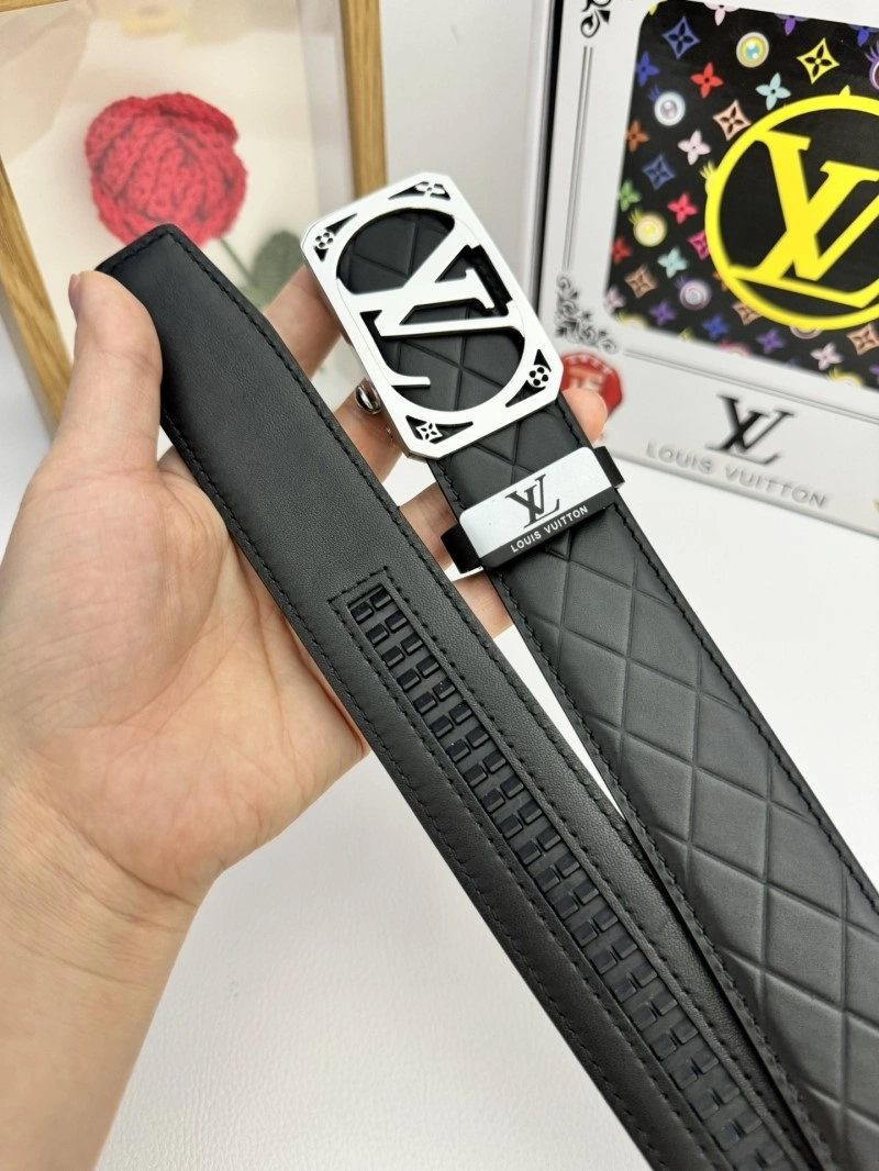 EyeCatching Louis Vuitton Belts 301125