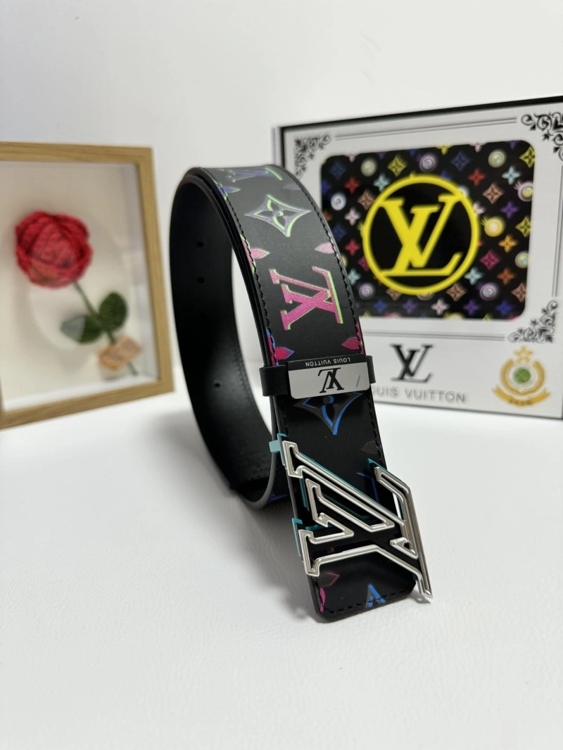Lightweight Louis Vuitton Belts 301118