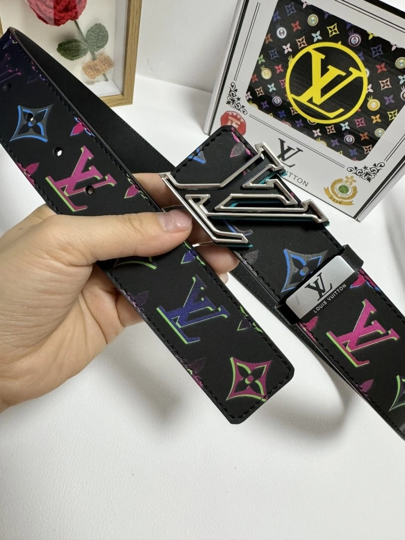 Lightweight Louis Vuitton Belts 301118