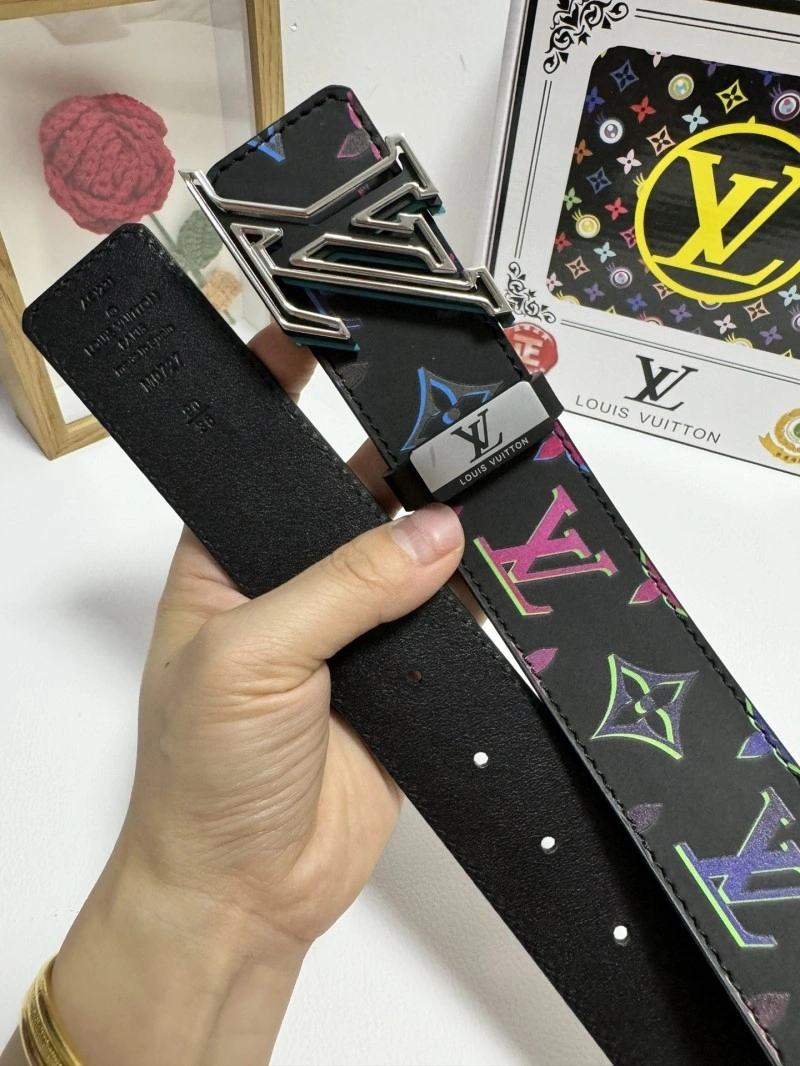 Lightweight Louis Vuitton Belts 301118