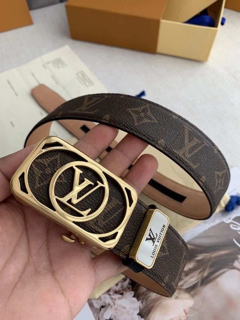Versatile Louis Vuitton Belts 301050