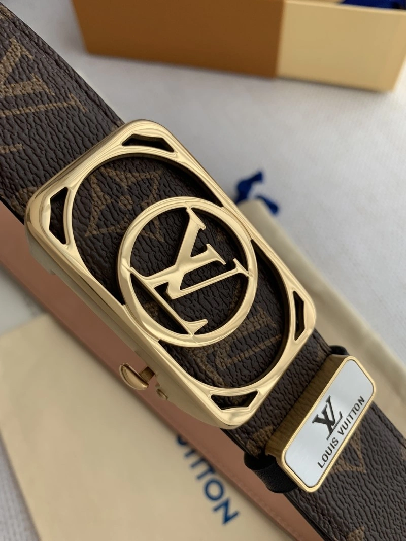 Versatile Louis Vuitton Belts 301050