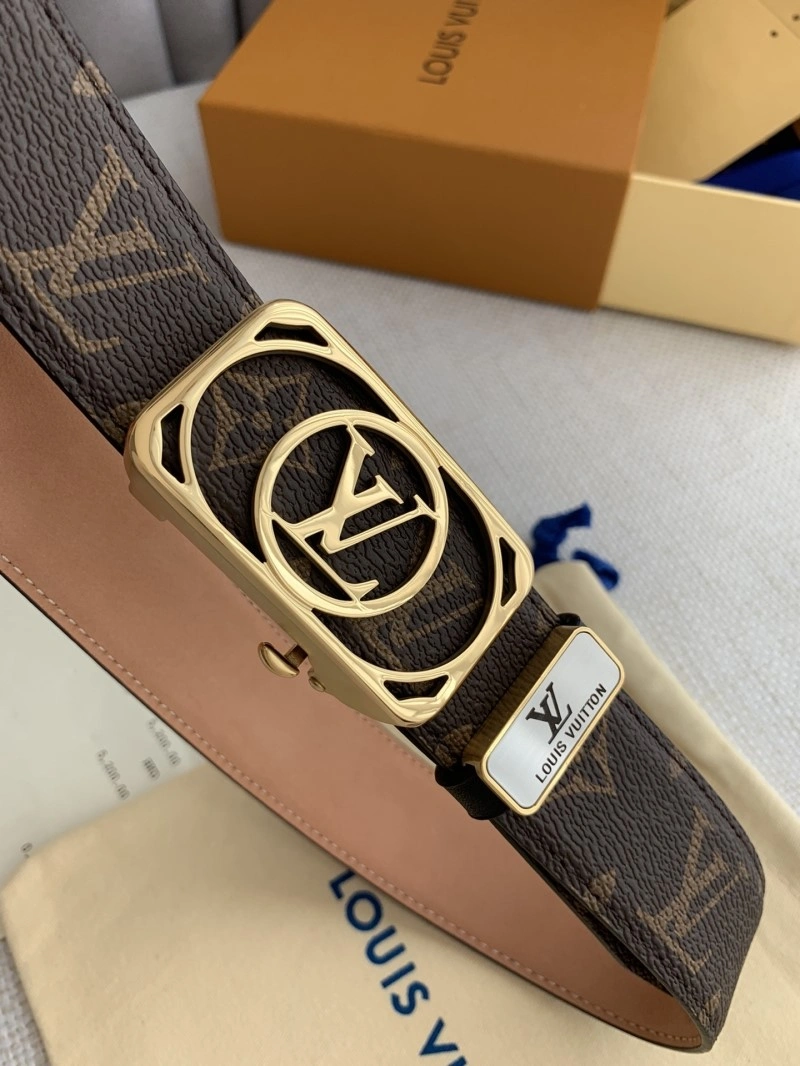 Versatile Louis Vuitton Belts 301050