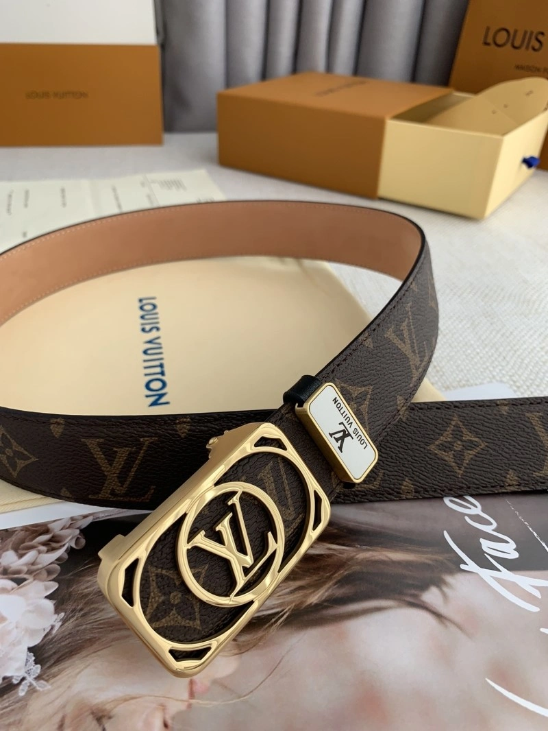 Versatile Louis Vuitton Belts 301050