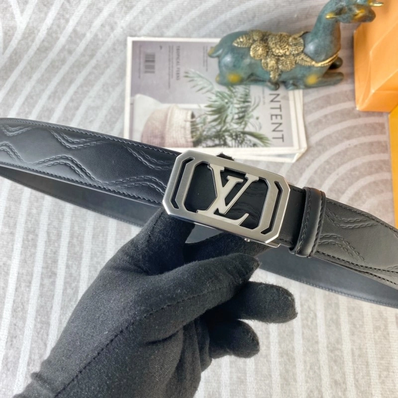 WellDesigned Louis Vuitton Belts 300995