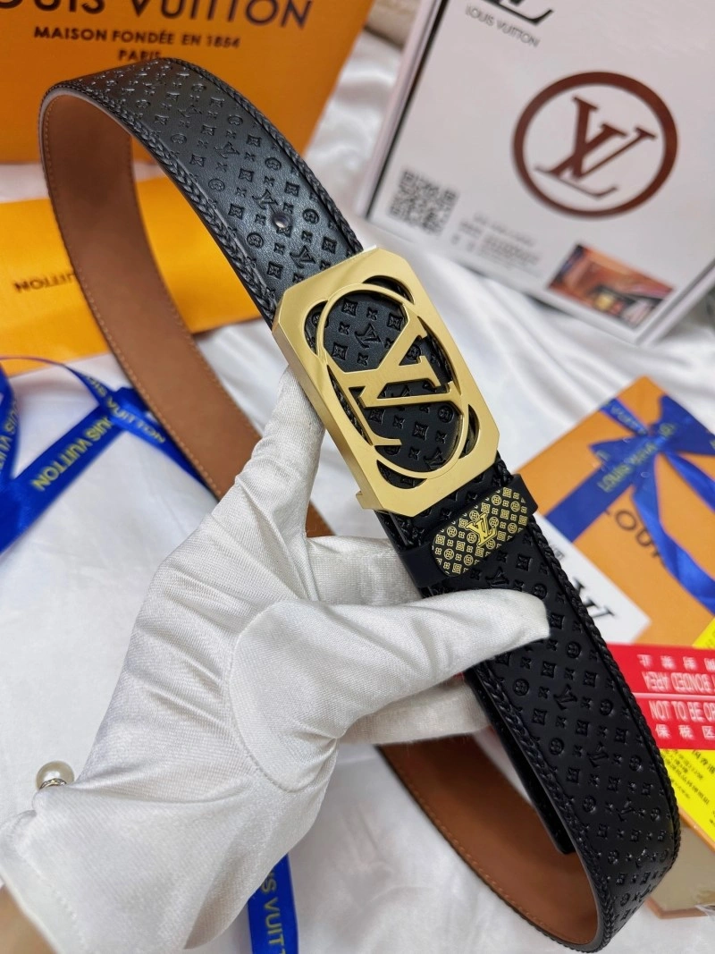 Louis Vuitton Belts TravelReady 301003