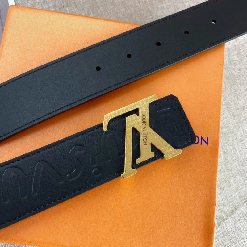 Lightweight Louis Vuitton Belts 300936