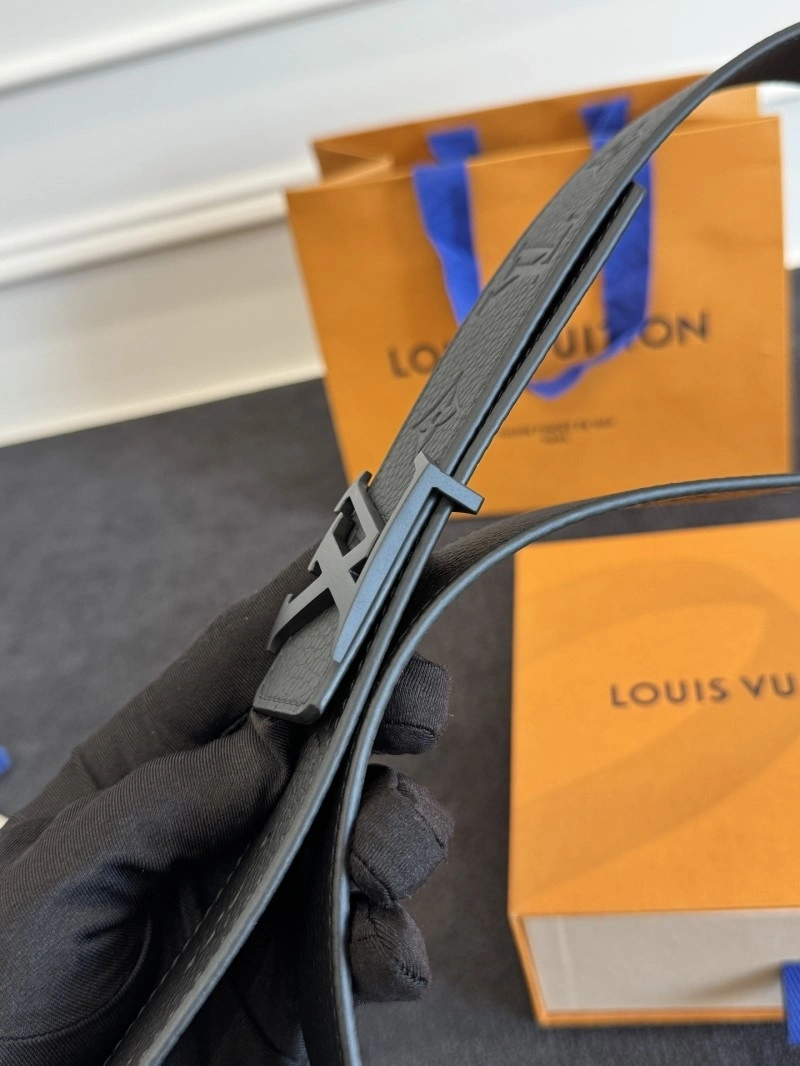 Louis Vuitton Belts TechFriendly 300880