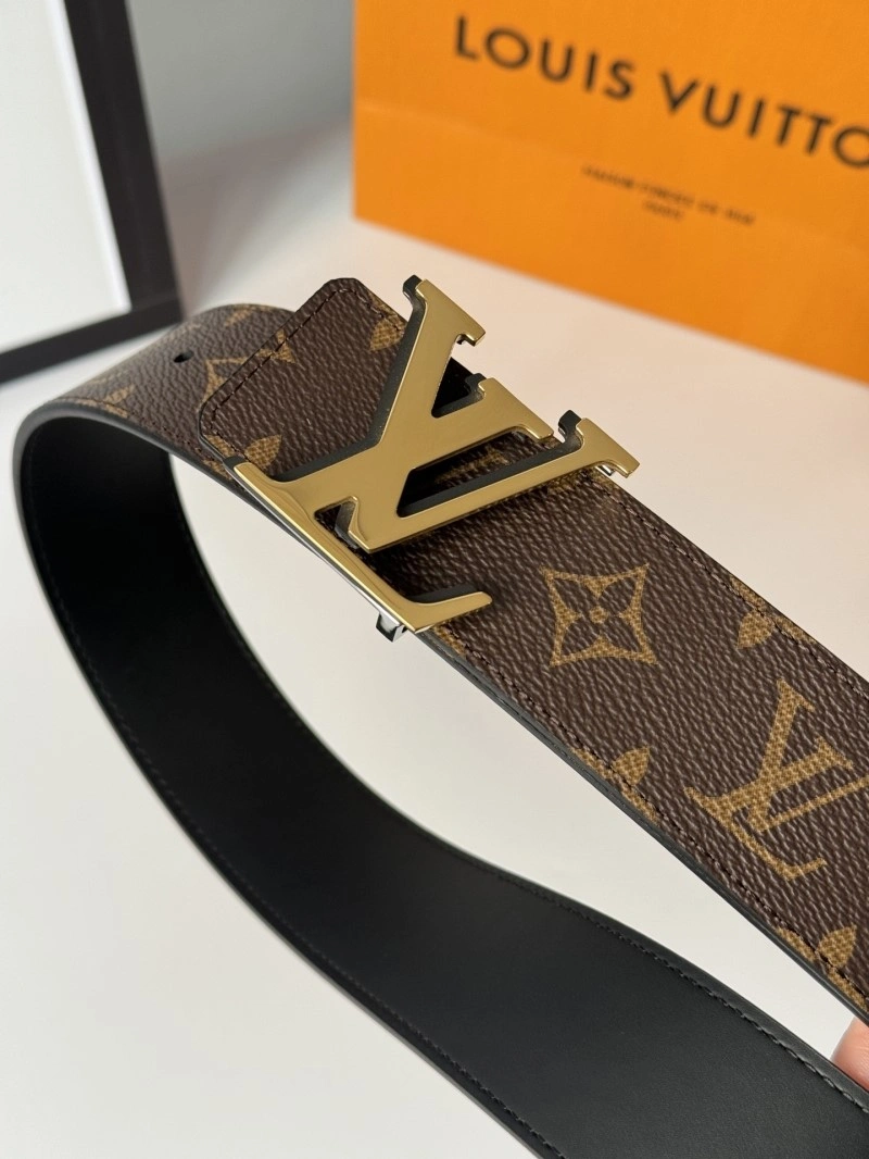 Packable Louis Vuitton Belts 300889