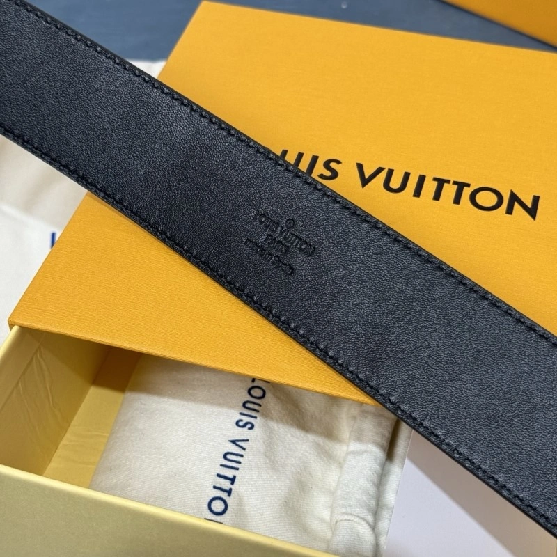 Lightweight Louis Vuitton Belts 300845