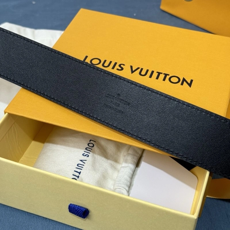 Snug Louis Vuitton Belts 300837