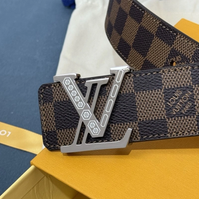 Lightweight Louis Vuitton Belts 300856