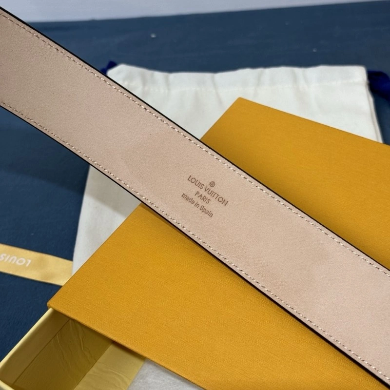 Lightweight Louis Vuitton Belts 300856