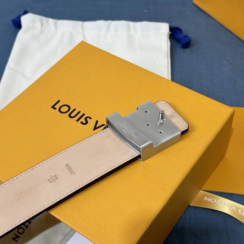 Lightweight Louis Vuitton Belts 300856